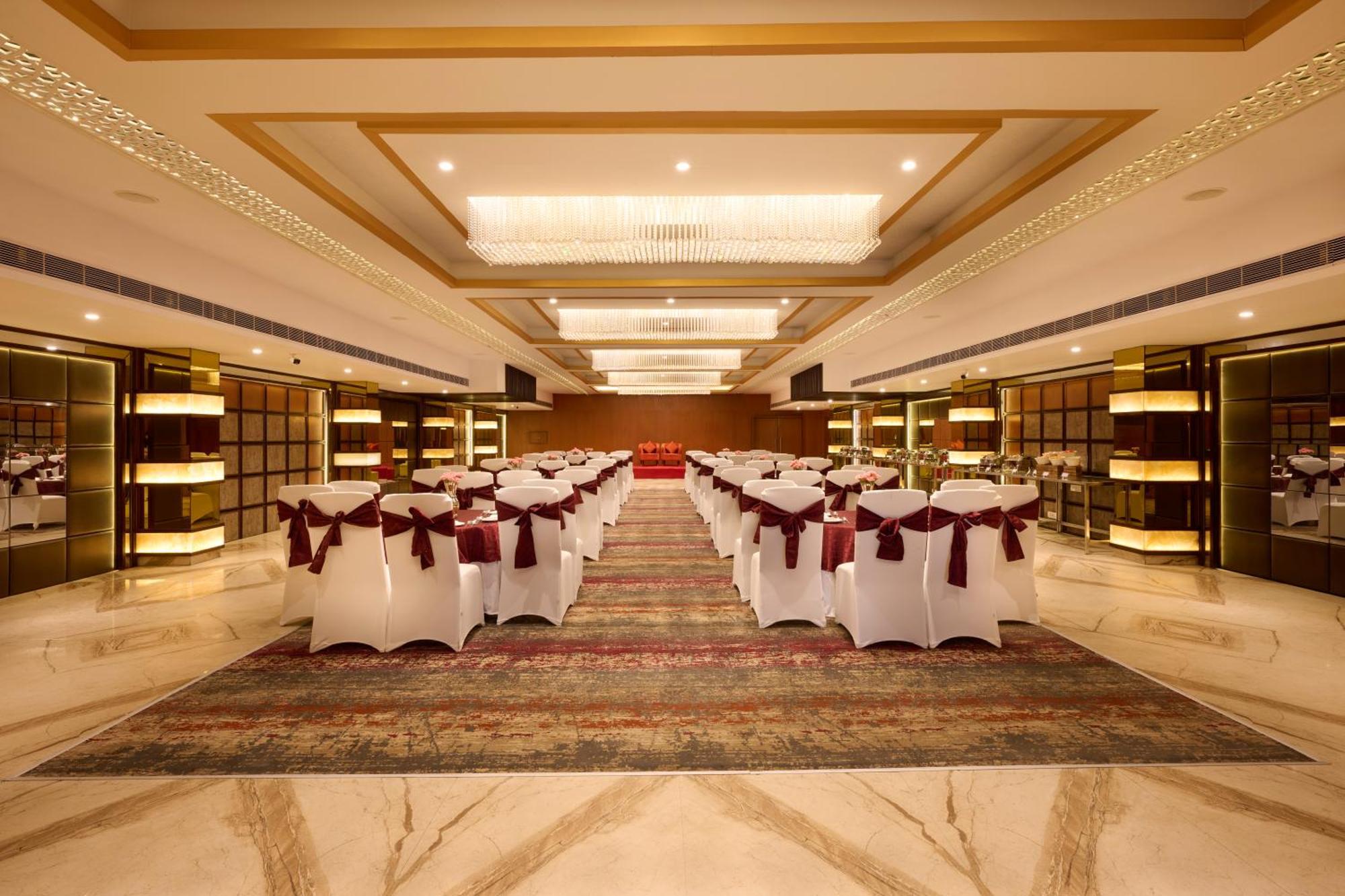 Delite Sarovar Portico Faridabad Exterior foto