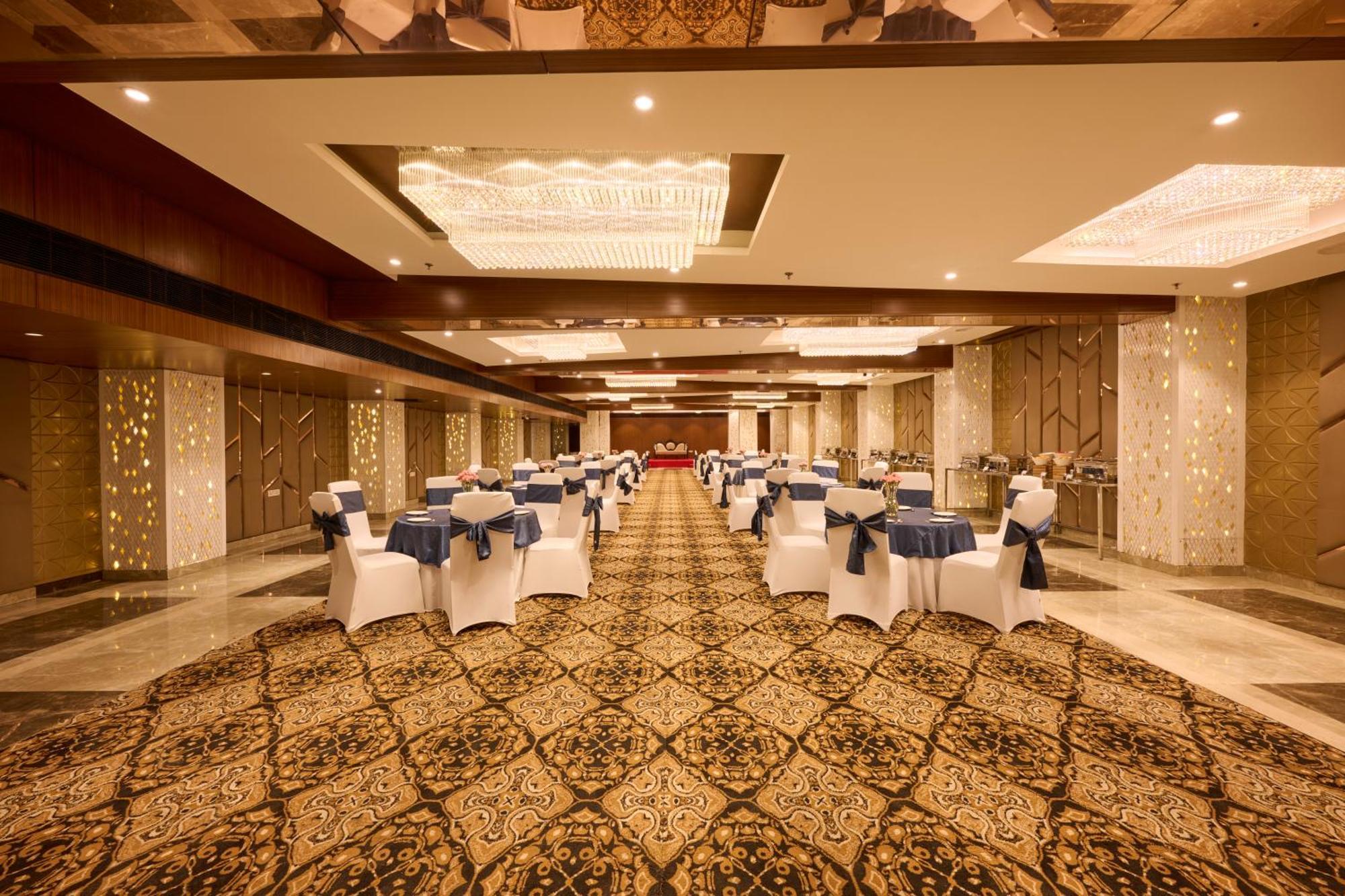 Delite Sarovar Portico Faridabad Exterior foto