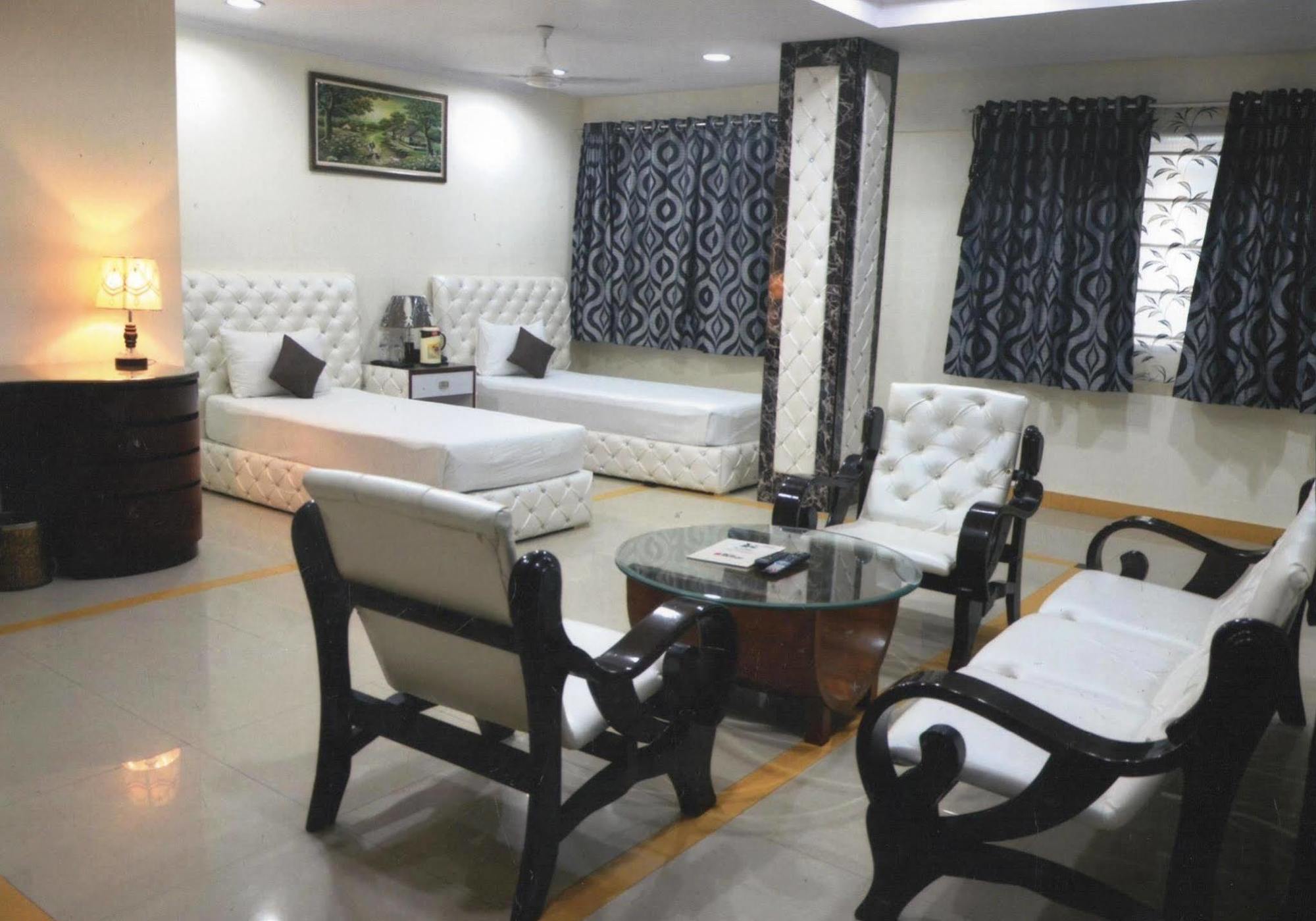Delite Sarovar Portico Faridabad Exterior foto